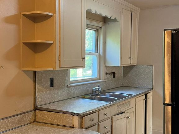5th image of 1037 Forest Park Blvd NW