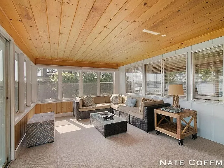 6894 Farrell Dr NE — Photo 17