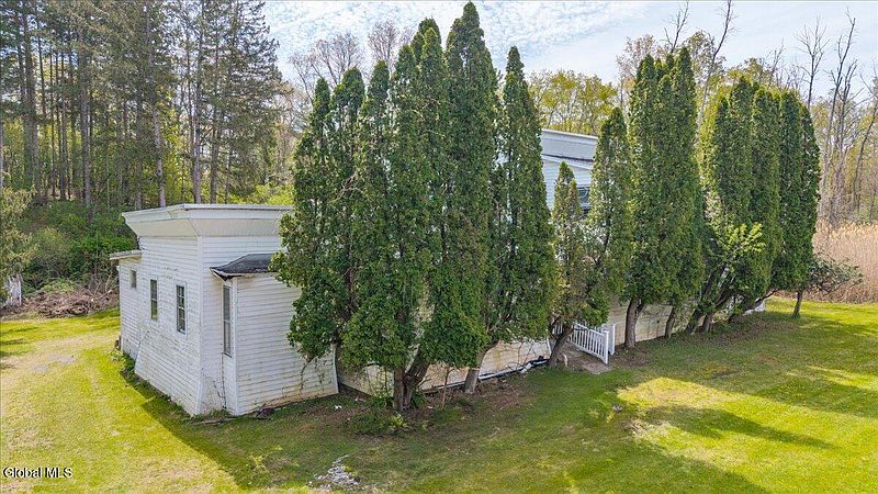 3rd image of 1136 River Road