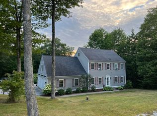 510 Ridge Dr, Hermon, ME 04401