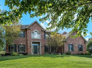 38W475 Clover Field Rd, Saint Charles, IL 60175