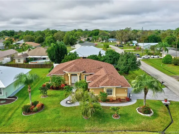 561 NW Sagamore Ter, Port Saint Lucie, FL 34983