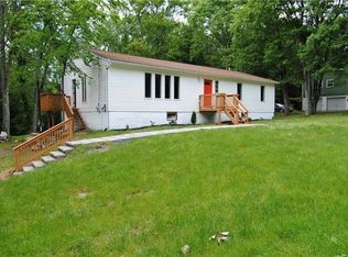 95 Fair Oaks Rd, Middletown, NY 10940