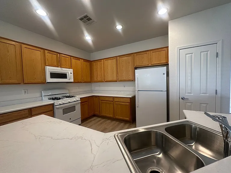 3615 Herring Gull Ln — Photo 5