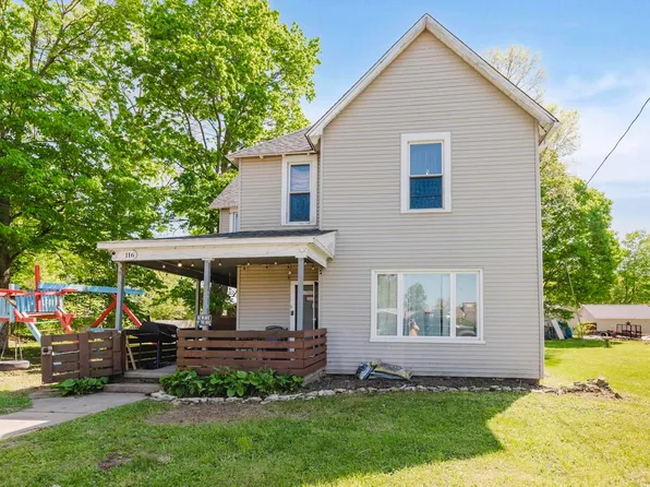 116 W 8th St, Matthews, IN 46957