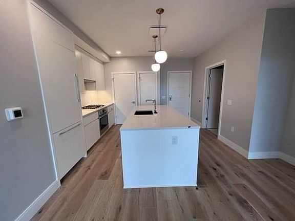 3rd image of 193 Washington St #509