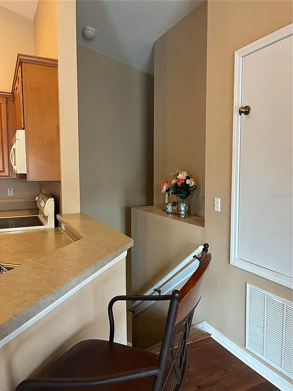 2 bed, 2.0 bath, 1176 sqft, $2,000 — Photo 4