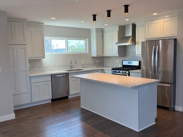328 Cabrillo St Unit B, Costa Mesa, CA 92627