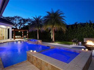 733 Riviera Dr, Naples, FL 34103