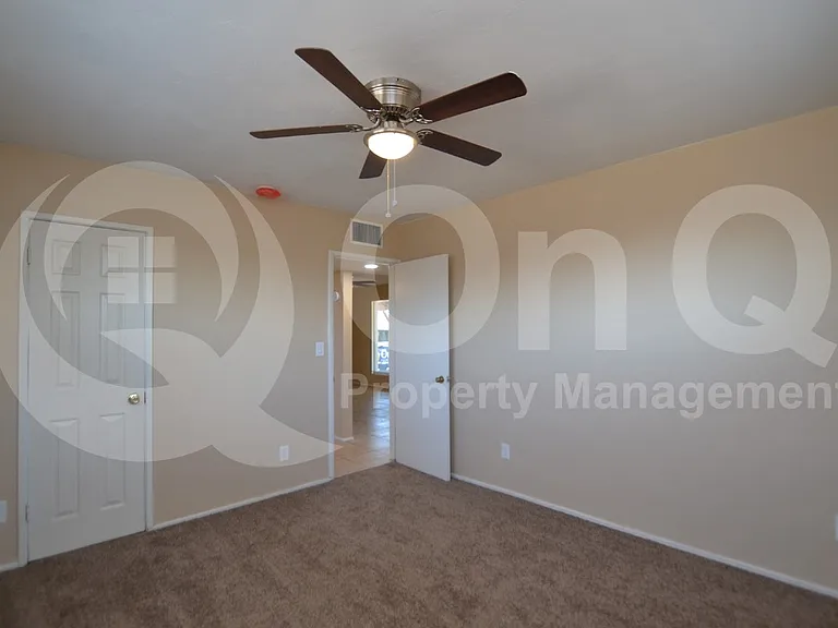 8118 N 29th Ave — Photo 8