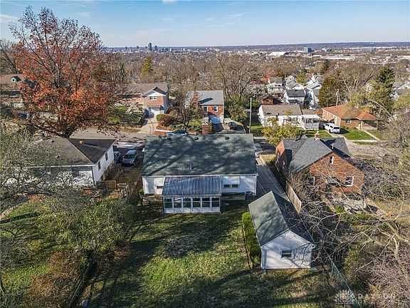 3rd image of 30 Murray Dr