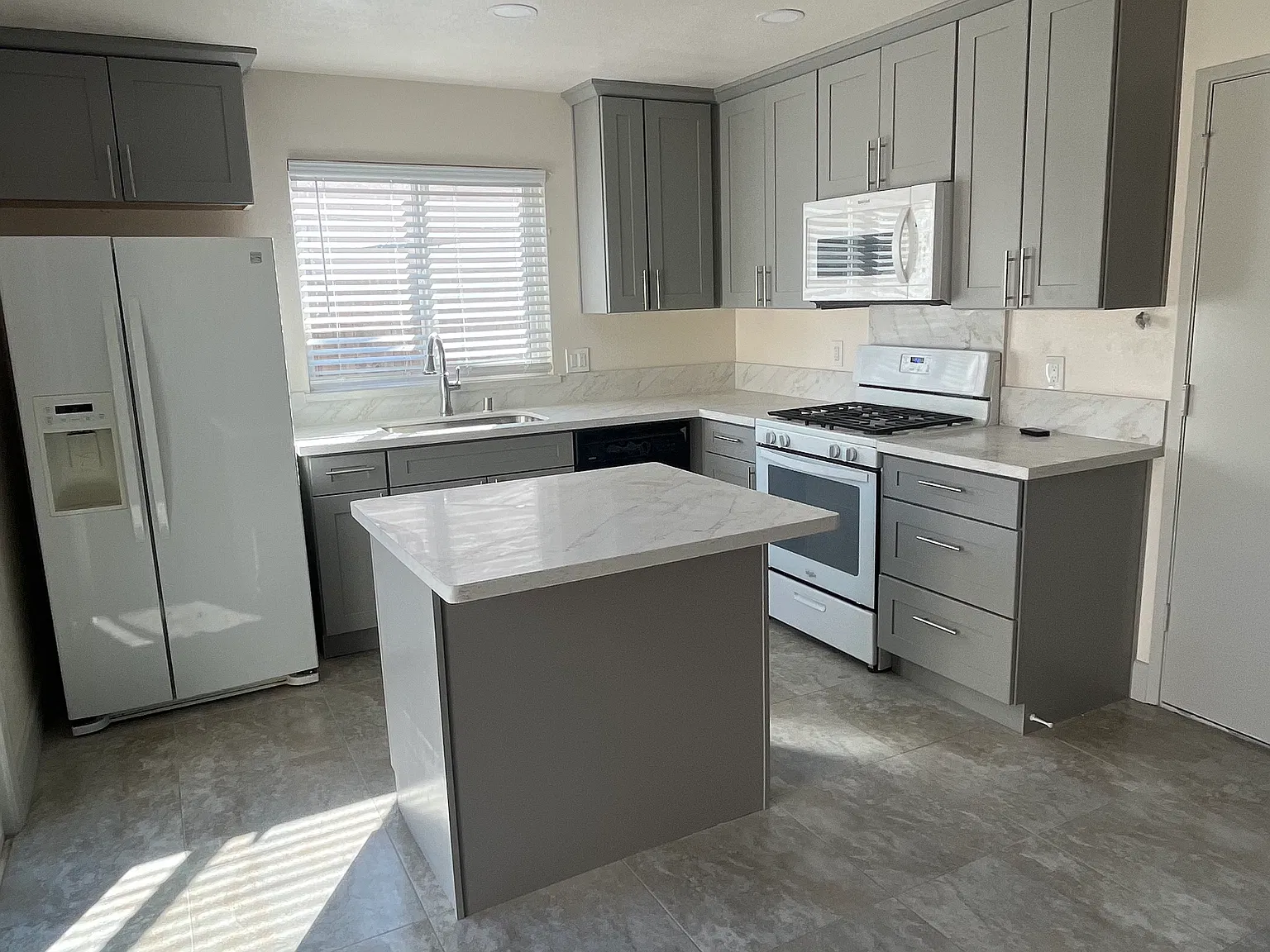 3 bed, 1232 sqft, $2,000 — Photo 1