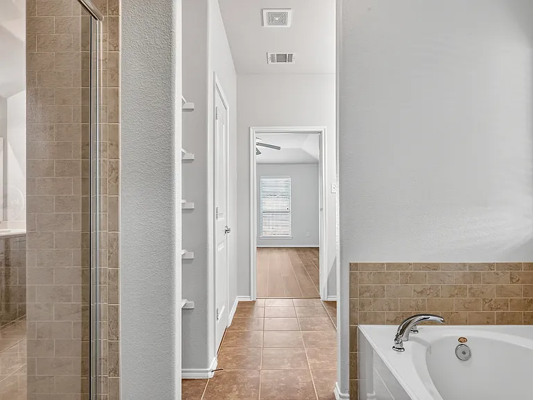 3814 Spring Run Ln — Photo 24