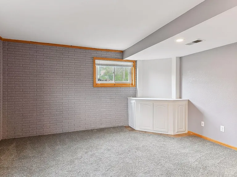 2237 Hampshire Ave S — Photo 16