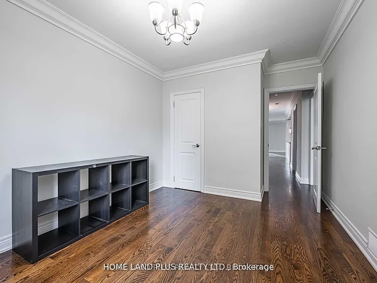 66 Munro Blvd — Photo 14
