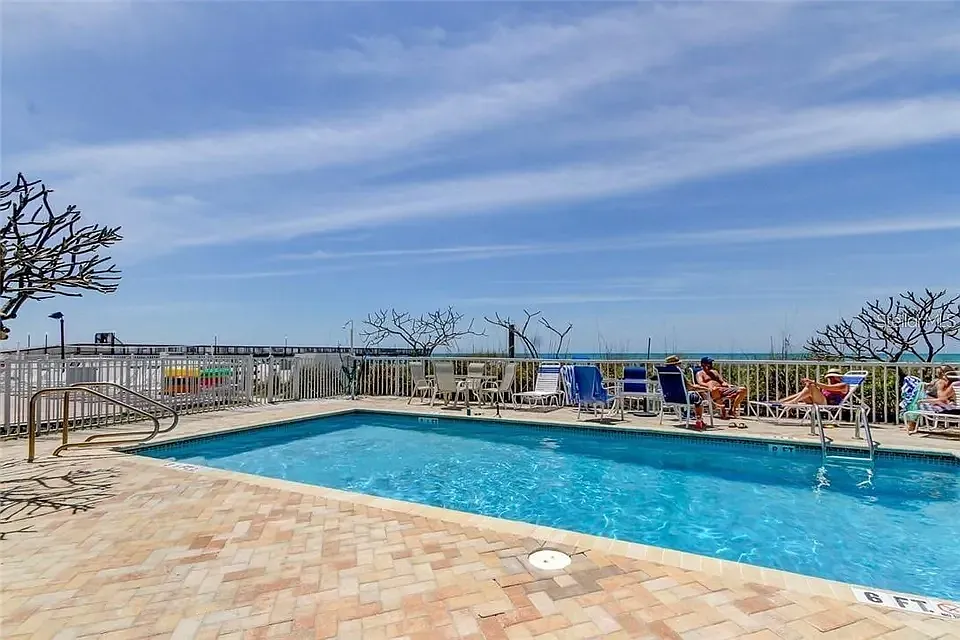 3 bed, 2000 sqft, $7,000 — Photo 2