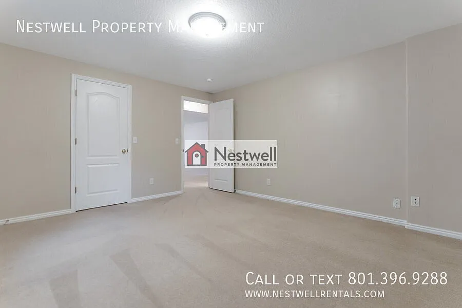 Fantastic 4-bed Home in South Jordan — Photo 3