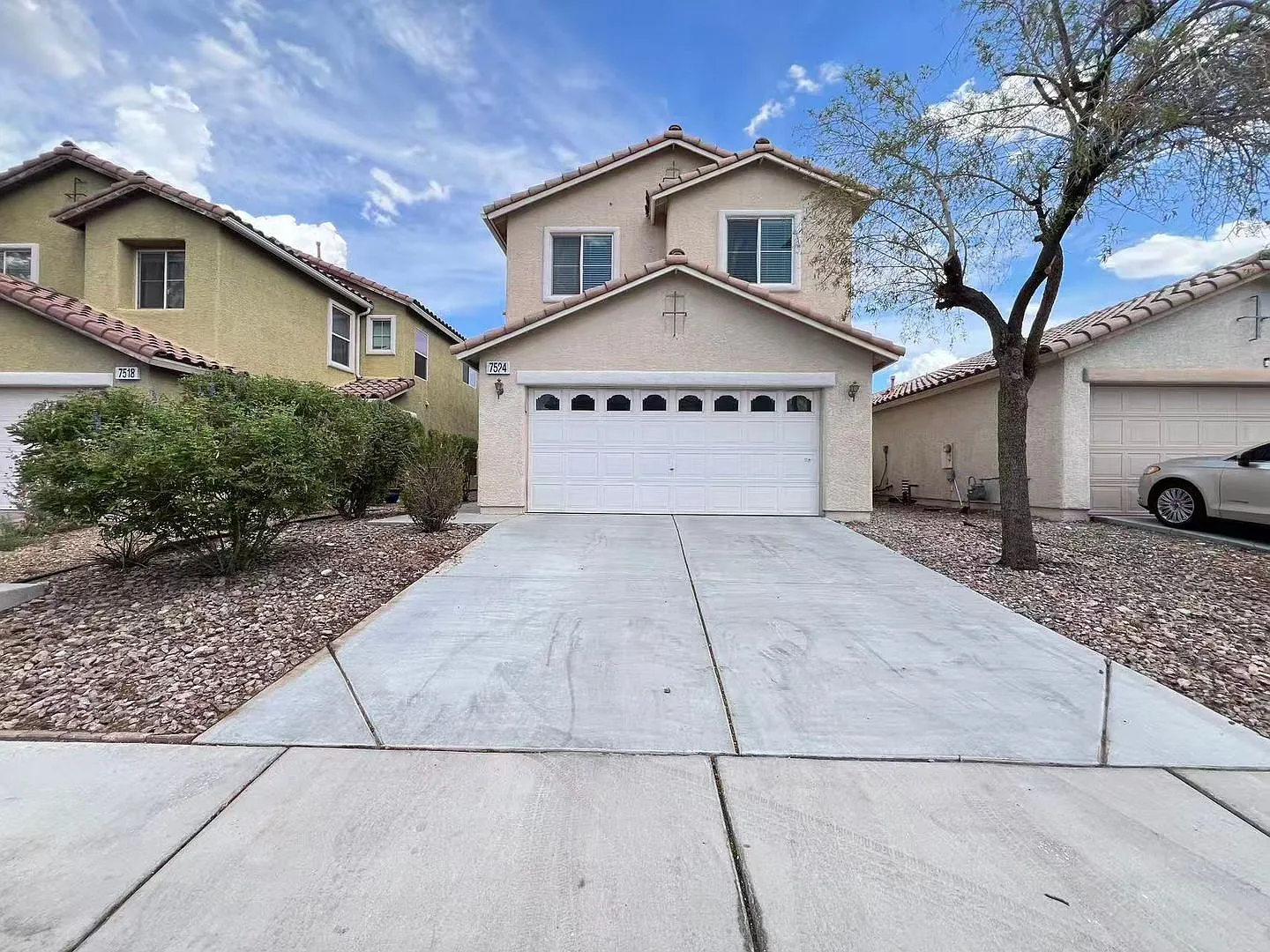 Beautiful 2-story single-family — Photo 1