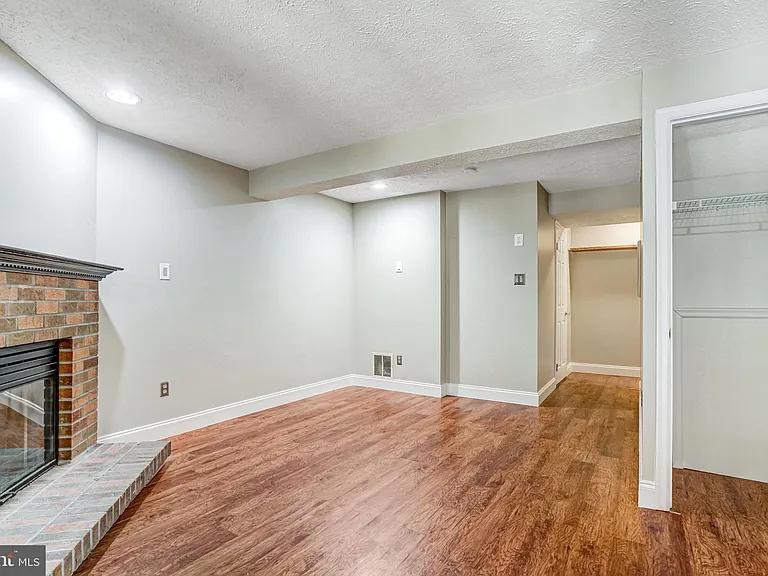 8525 Koluder Ct — Photo 22