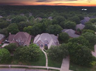 901 Fox Lake Ln, Edmond, OK 73034