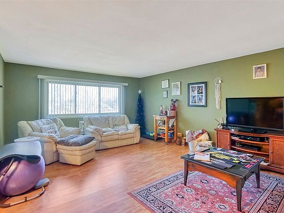 4th image of 2395 Union Blvd APT 3B
