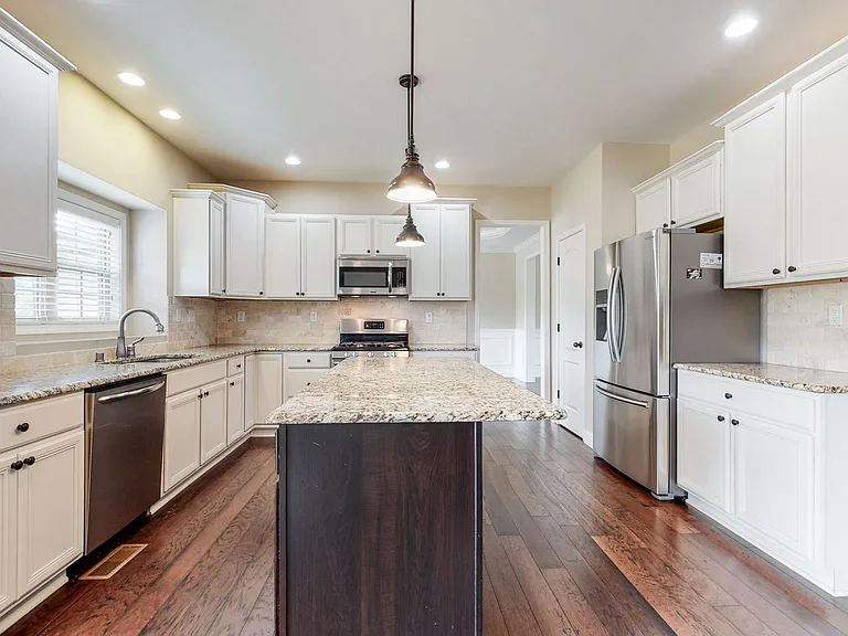 802 Urton Woods Way — Photo 13