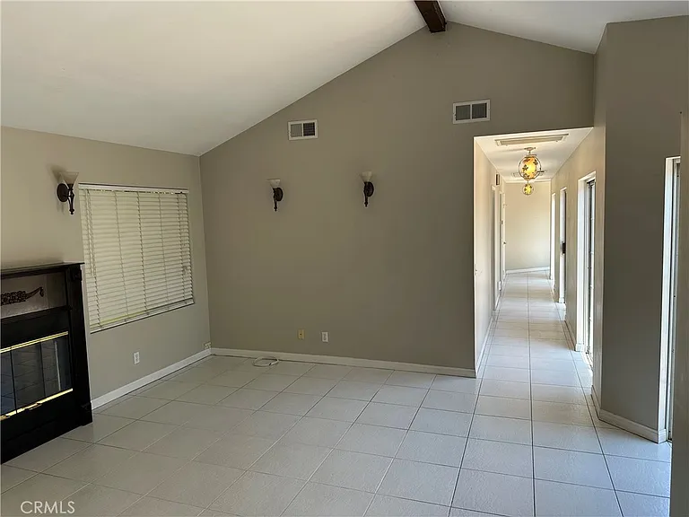 435 Talbert St — Photo 7