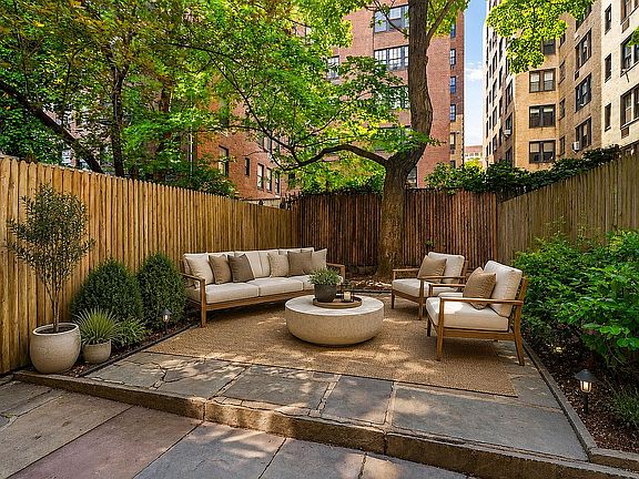 4th image of 332 E 69th St