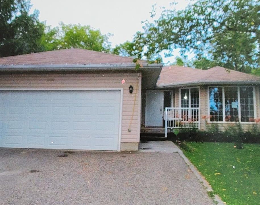 1st image of 209 1st AVENUE N
