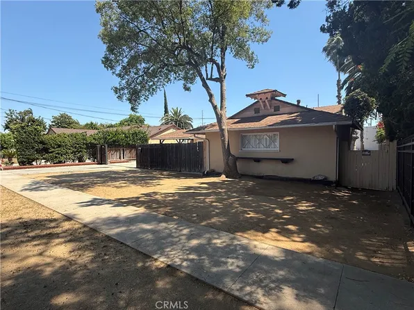 13638 Hartland St, Van Nuys, CA 91405