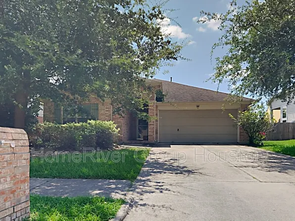 8007 Berkely Ct, Baytown, TX 77521