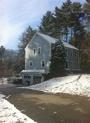 2nd image of 835 Moraine St