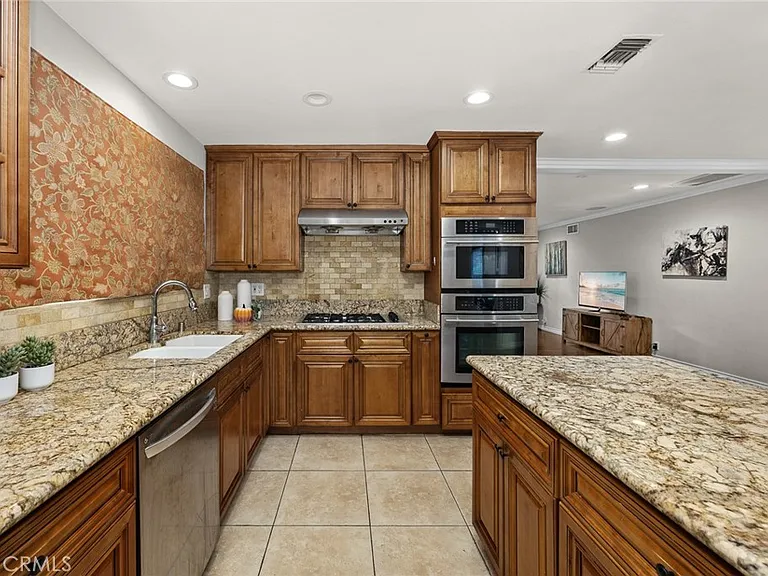 261 Oakhurst Ln — Photo 12