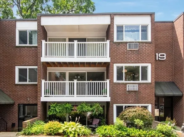 19 Jones Ter APT 3, Stoughton, MA 02072