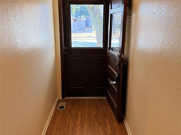 4th image of 203 Redbud St