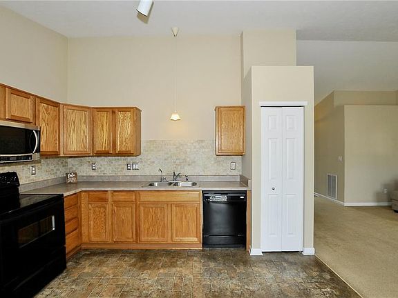 5th image of 11372 Pegasus Dr