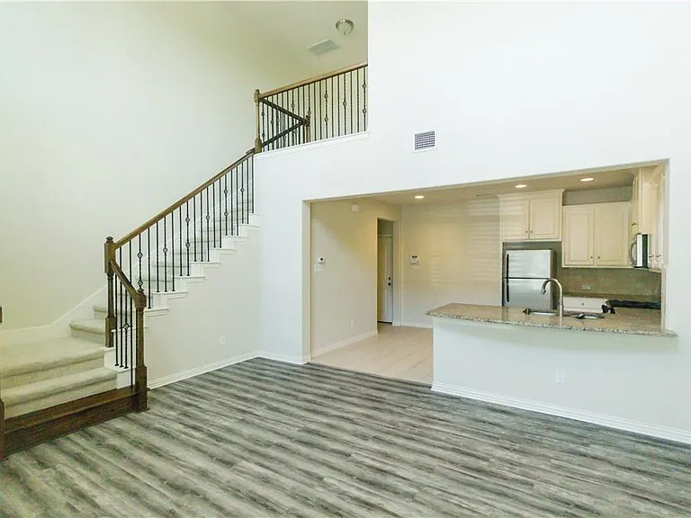 226 Alexandra Ave — Photo 3