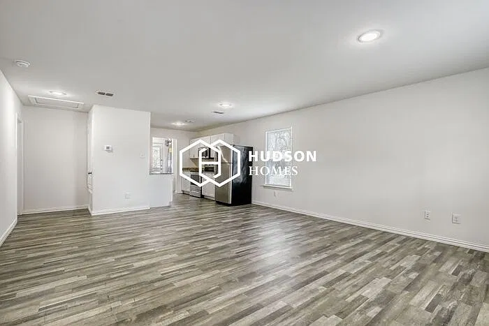 3 bed, 2.0 bath, 1090 sqft, $1,499 — Photo 4