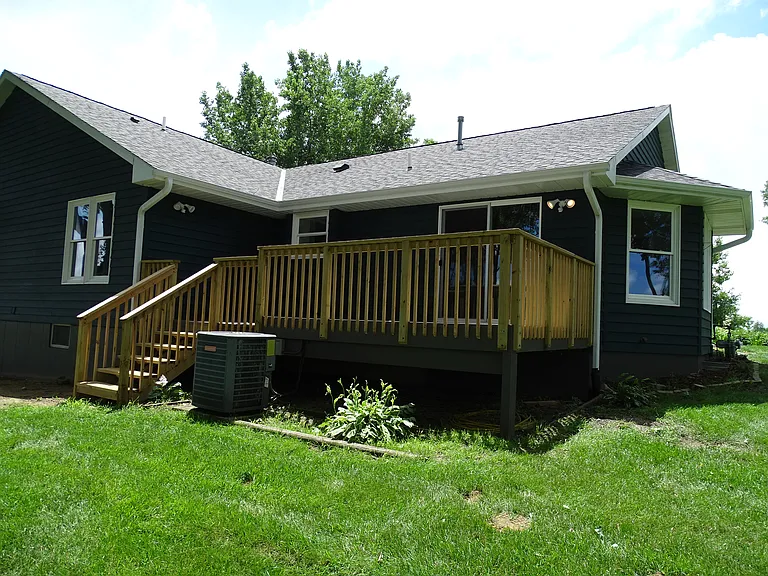 1061 Morthland Dr — Photo 3