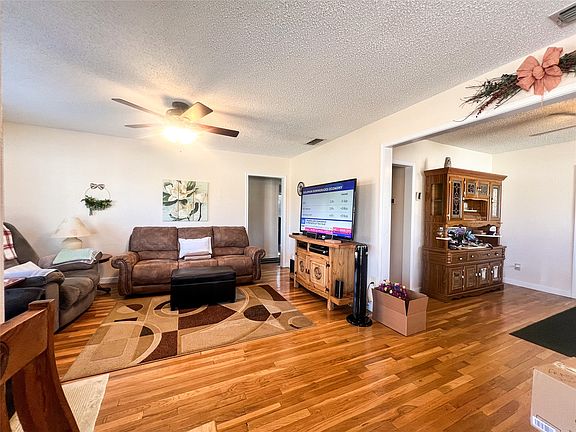 4th image of 805 N 11th St