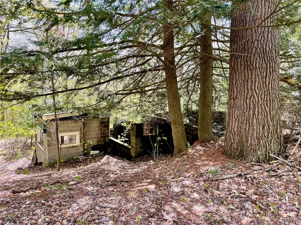 28 Wall St #4, Camden, NY 13316