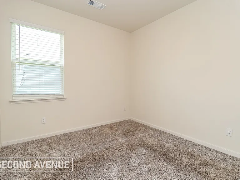 1329 Woodwinds Dr — Photo 14