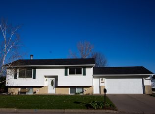 240 1st St SW, Lewiston, MN 55952