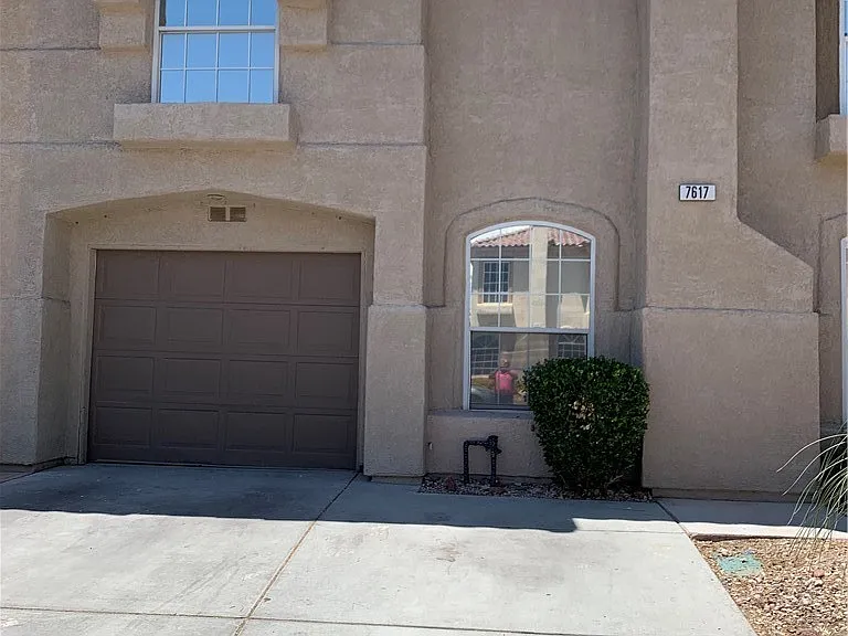7617 Allerton Ave — Photo 1