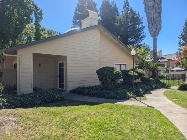 2602 Woodlake Drive, Santa Rosa, CA 95405