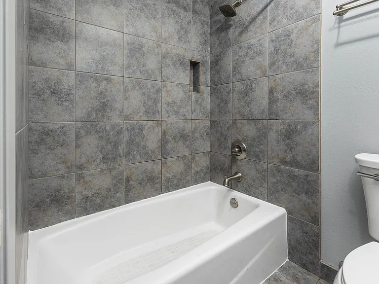 620 State St #123 — Photo 32