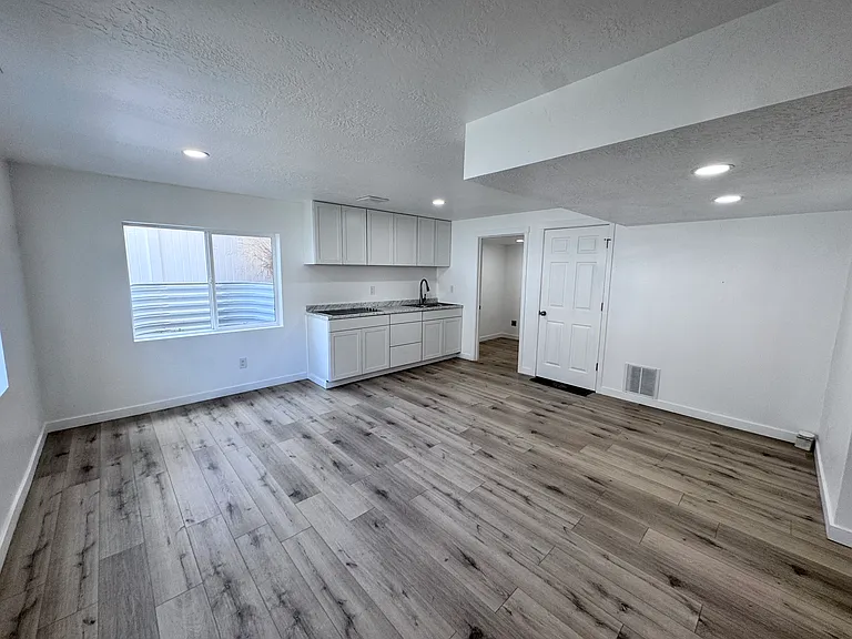 12339 S Remy Rd — Photo 31