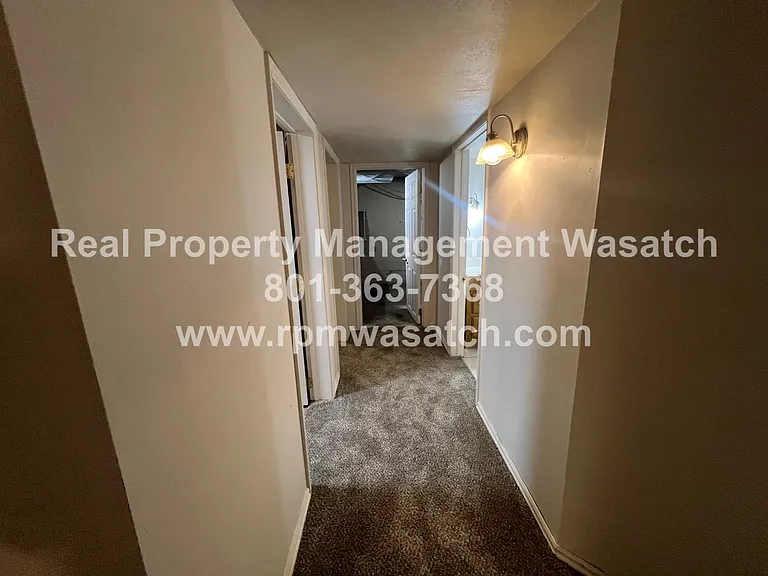 1105 S 700 E — Photo 22