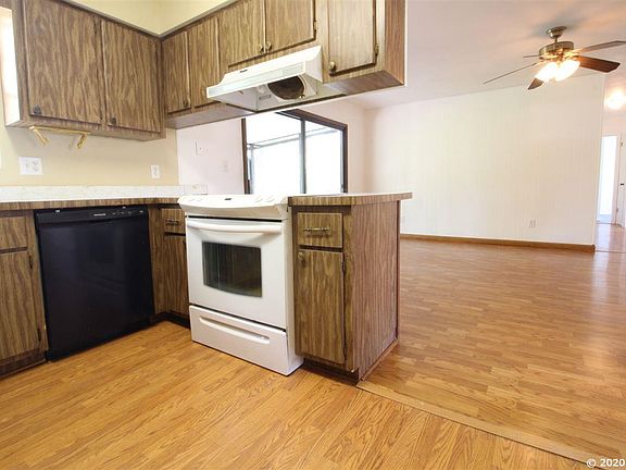 3rd image of 5815 NW 29th Ter