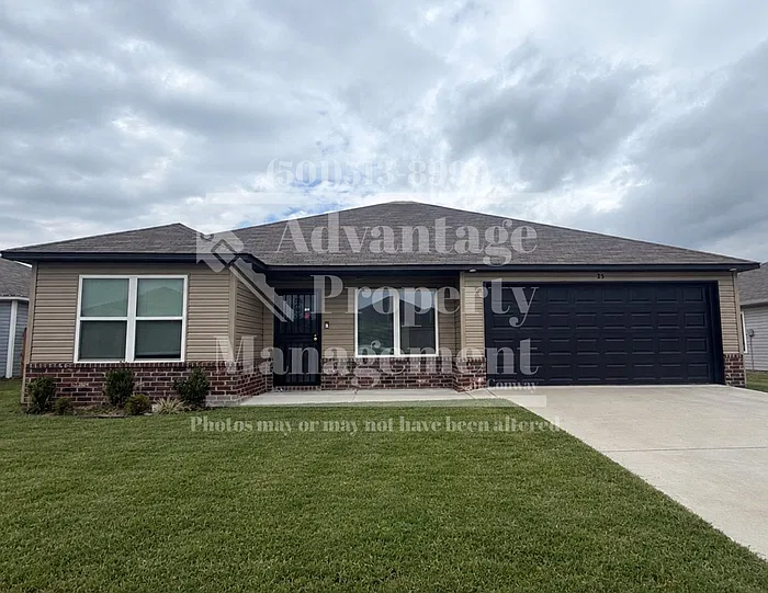 4 bed, 2.0 bath, 1467 sqft, $1,700 — Photo 1